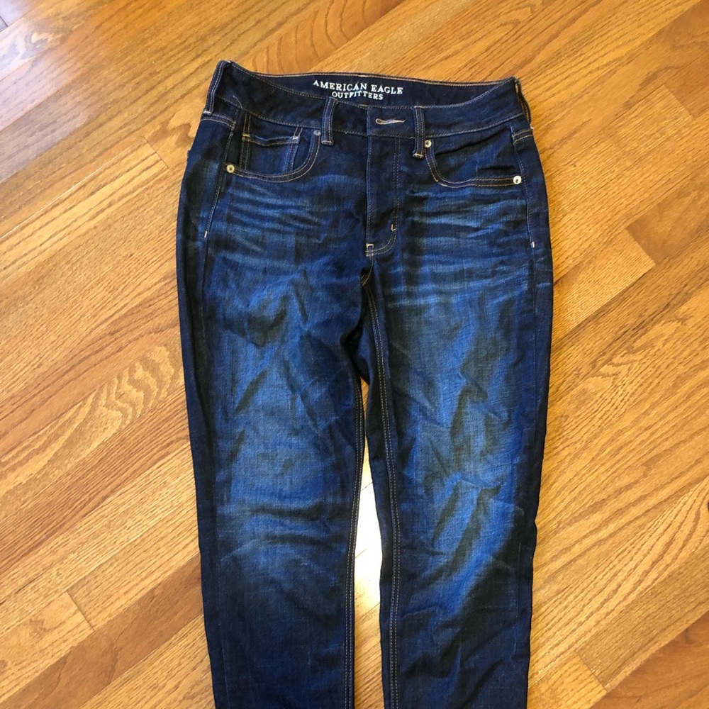 AMERICAN EAGLE DARK BLUE JEANS (size 2)